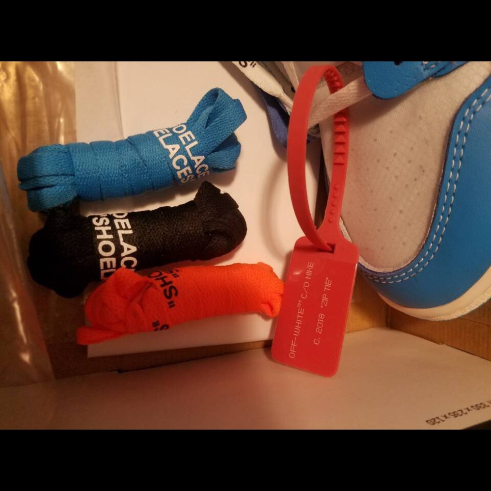 Offwhite Jordan 1 - Picture 2 of 5